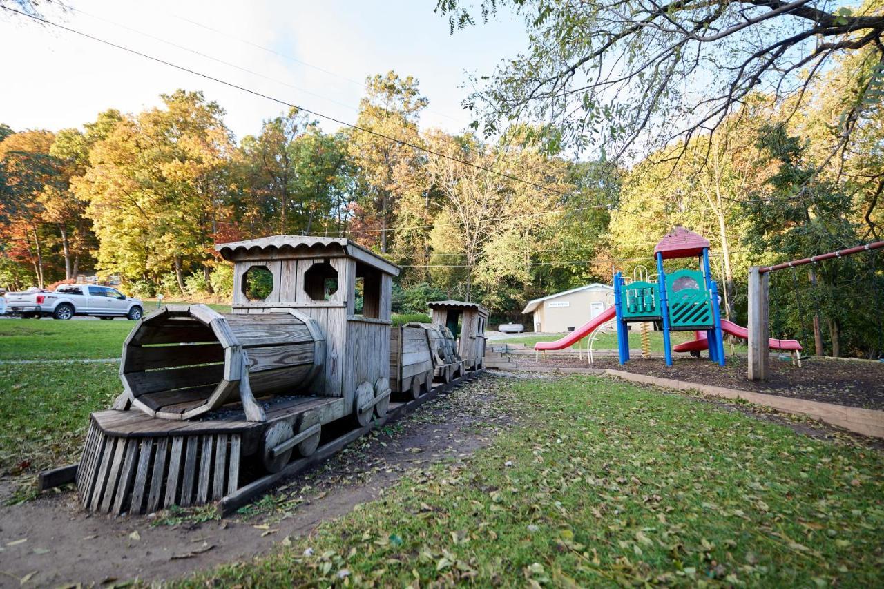 Spring Gulch Screened Park Model 6 Mount Airy エクステリア 写真